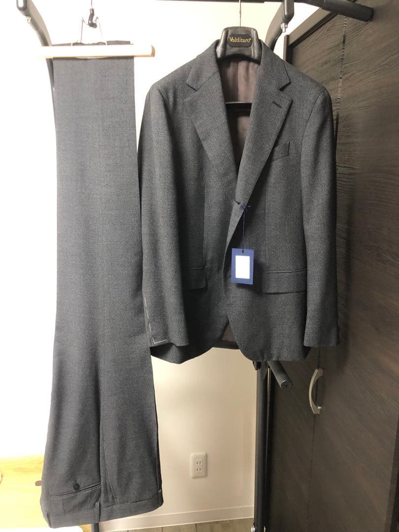 未使用　CARUSO グレースーツ サイズ48