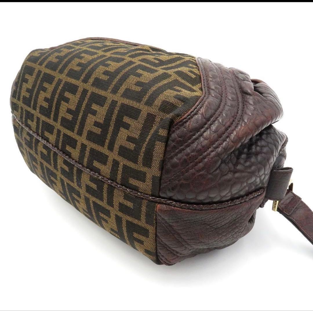 美品★FENDI★スパイバッグ★ズッカ柄ナッパレザー