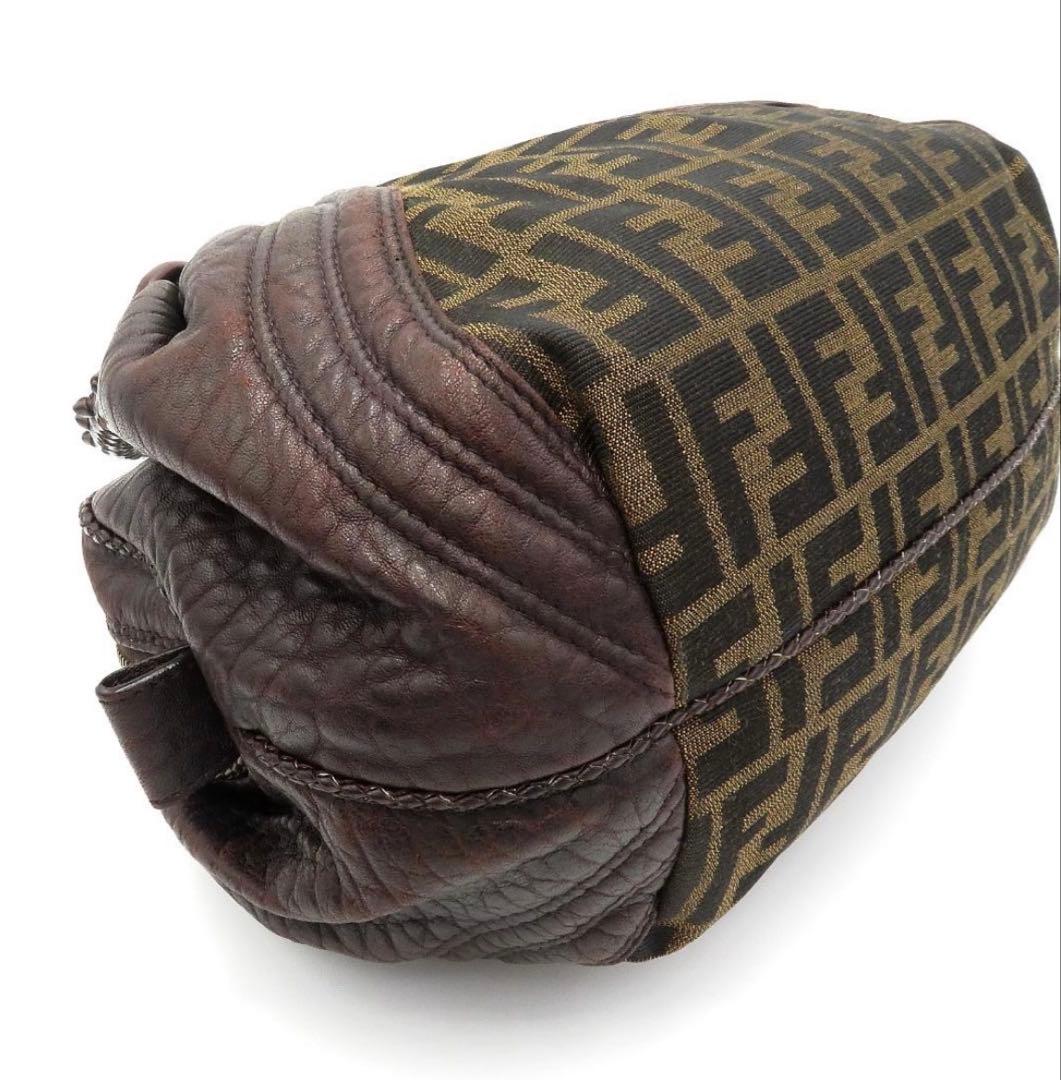 美品★FENDI★スパイバッグ★ズッカ柄ナッパレザー