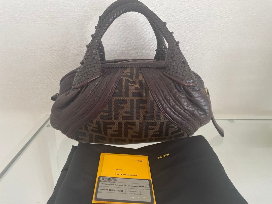 美品★FENDI★スパイバッグ★ズッカ柄ナッパレザー