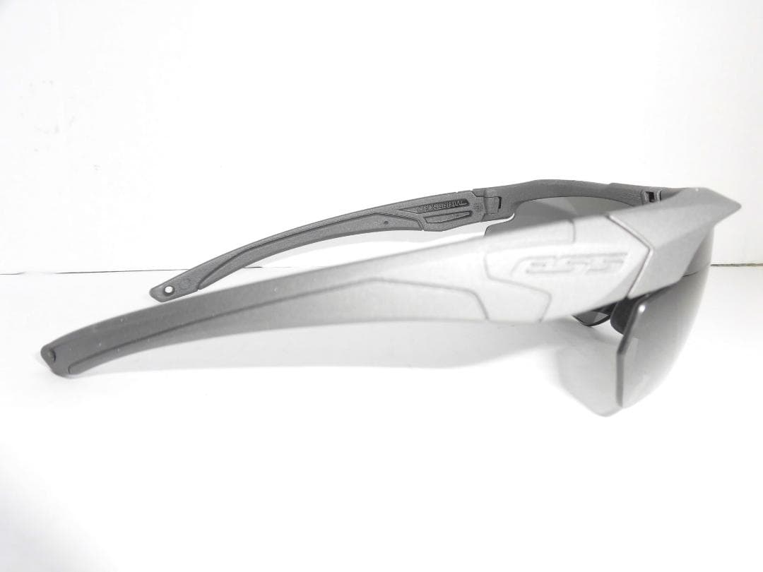 ESS クロスボウ（チタニウム色）＋クロスブレイド（NAROレンズ）