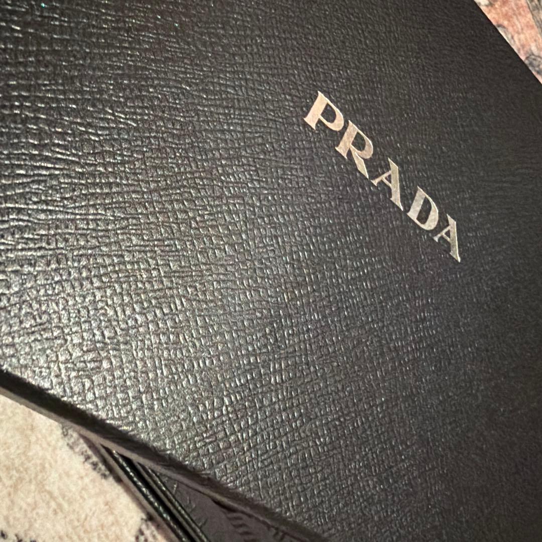 PRADA ブラック iPhone用ケース　15Pro箱あり最終値下げ