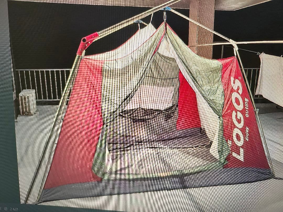 ドーム型キャンプテント 緑赤ストライプ