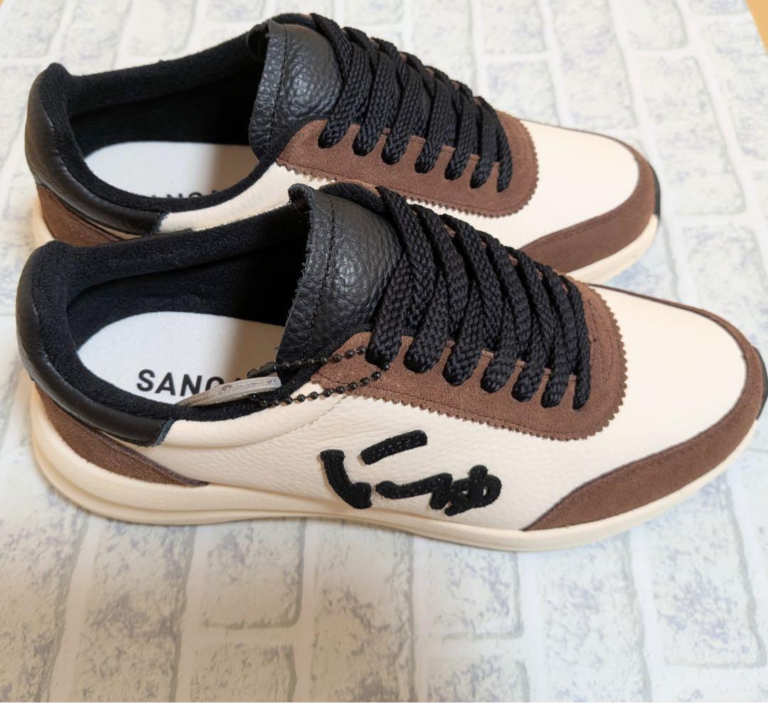 にゅ　スニーカー　BROWN