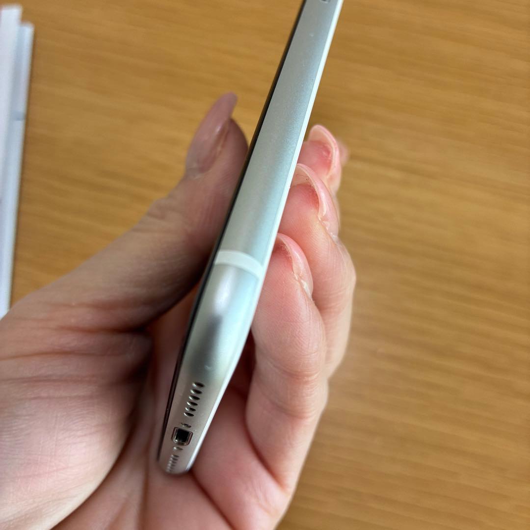 iPhone SE第2世代 64GB 白 ホームボタン故障 イヤホン未使用 箱有