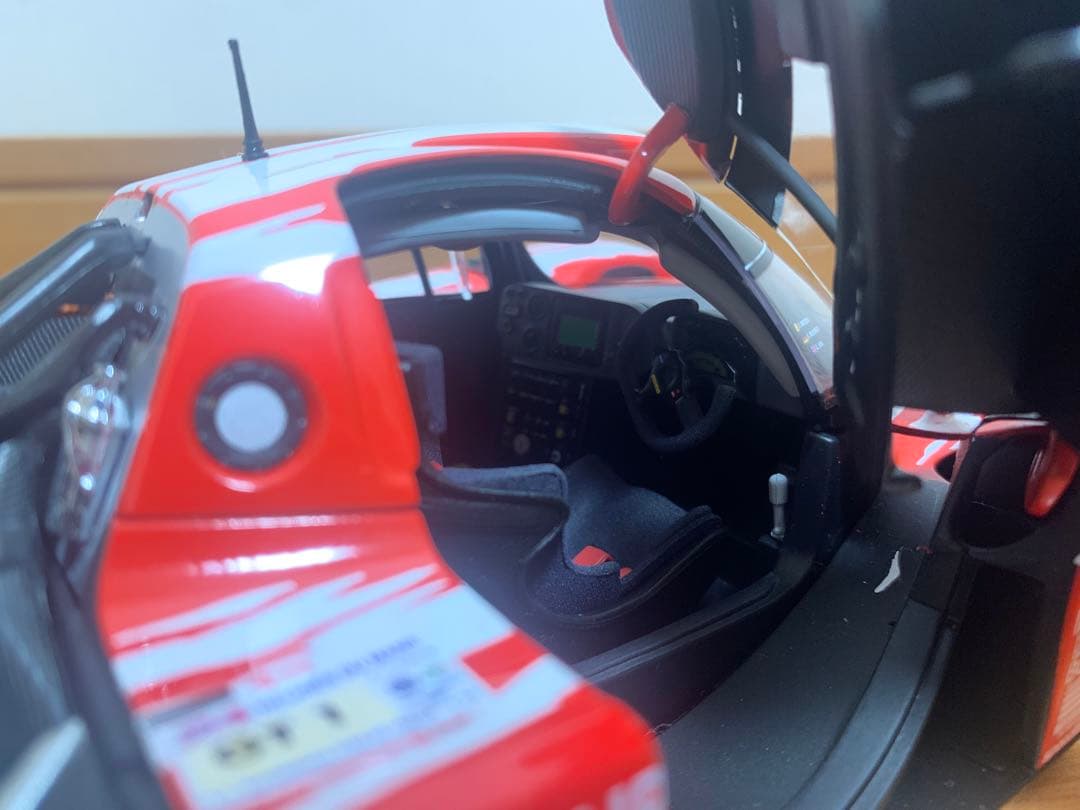 ミニカー AUTOART TOYOTA GT1 TS020 1/18