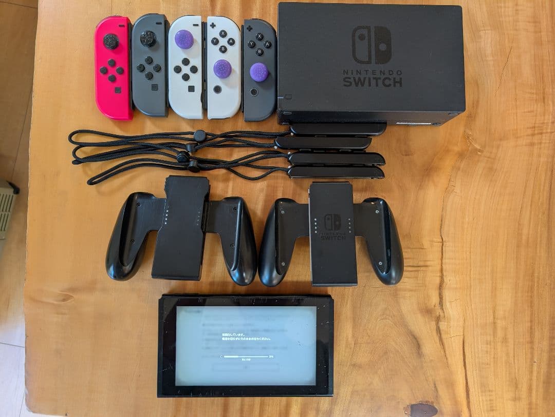 Nintendo Switch 本体 スイッチ　ジョイコン5個　写真のもののみ