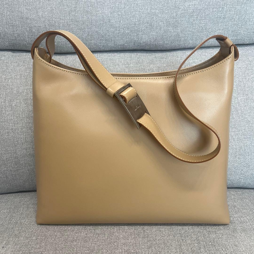 サルバトーレ フェラガモ ショルダーバッグ ベージュ