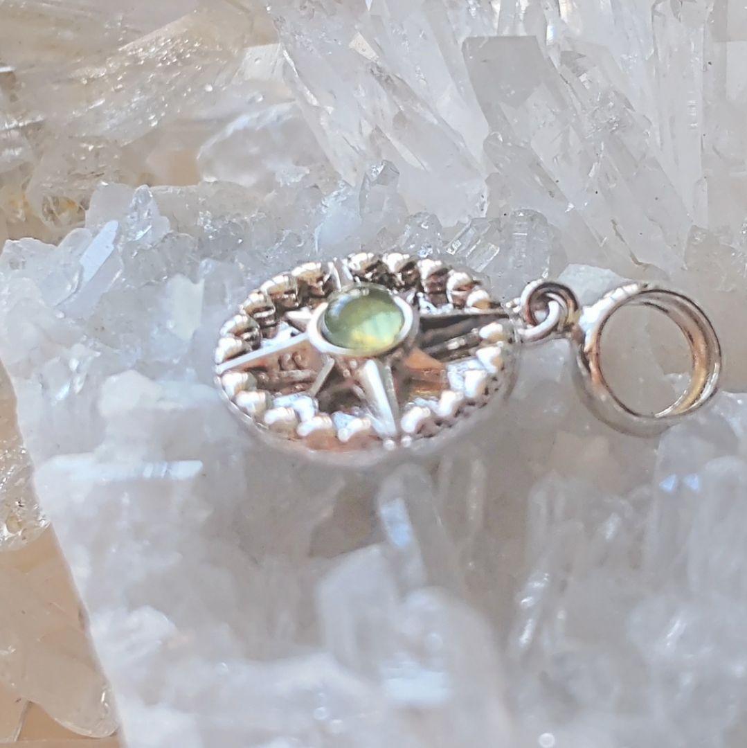 モルダバイト×メテオライト シルバーカラー ネックレストップ 天然石