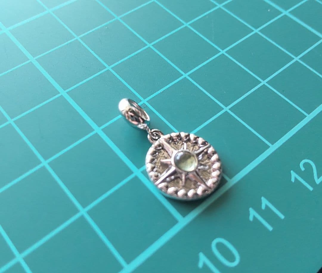 モルダバイト×メテオライト シルバーカラー ネックレストップ 天然石