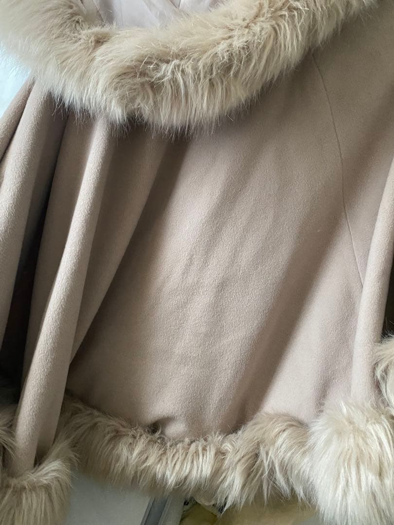 ロイヤルパーティ　ZOZOTOWN限定ケープ　ポンチョ　ファーコート