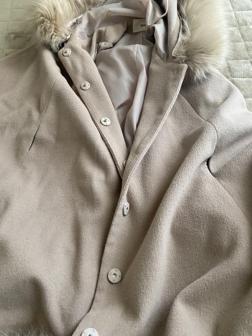 ロイヤルパーティ　ZOZOTOWN限定ケープ　ポンチョ　ファーコート