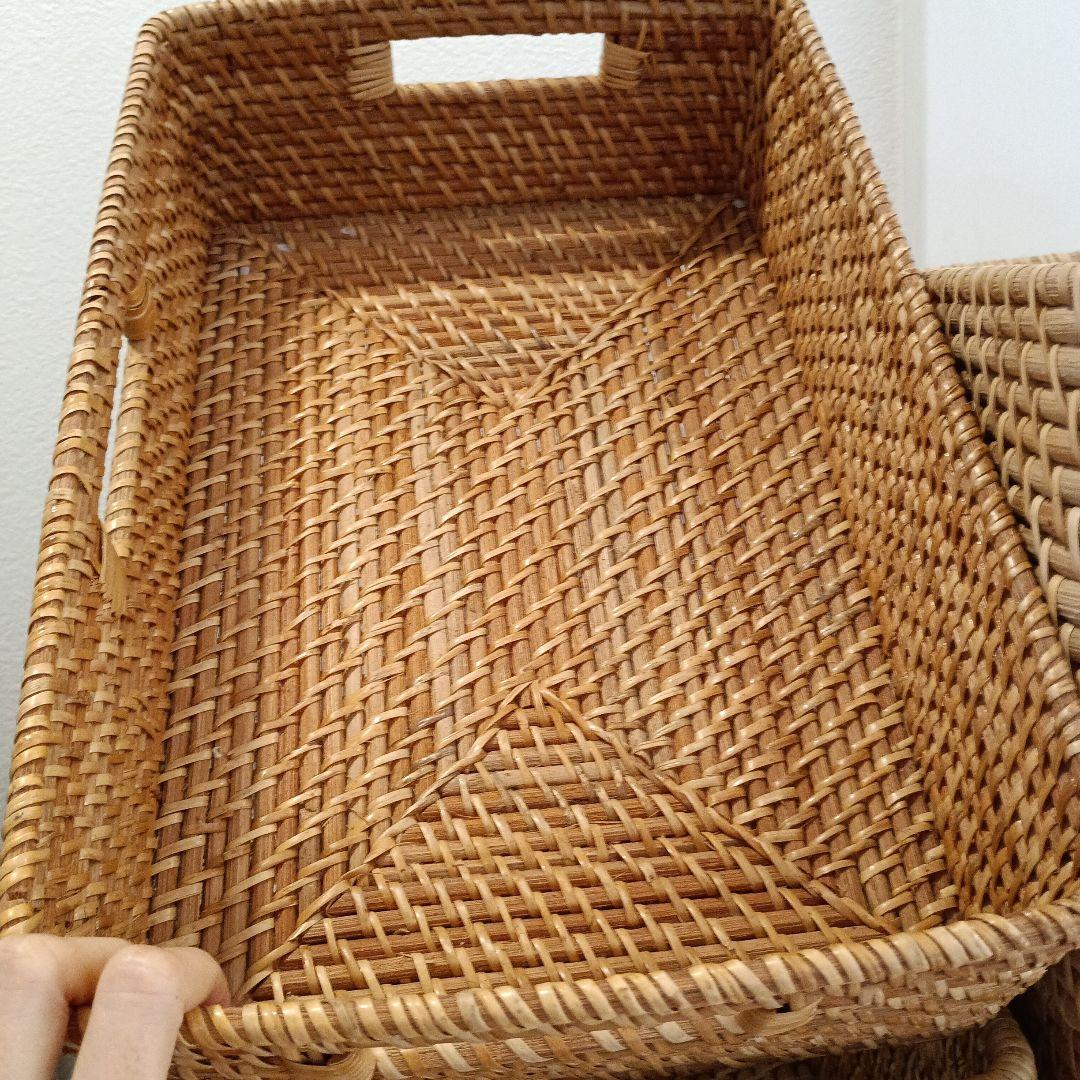 ニトリ　無印良品　ラタン籠