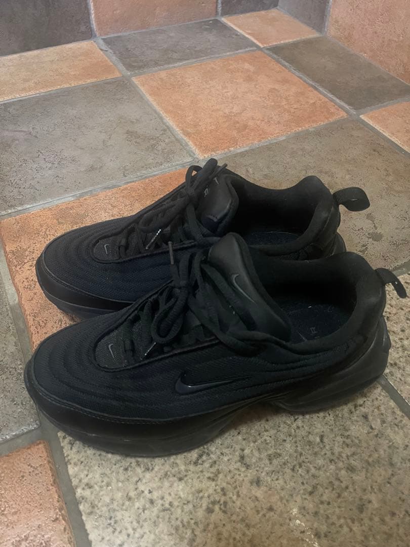 ナイキ エアマックス ポータル HF3053-007 24cm