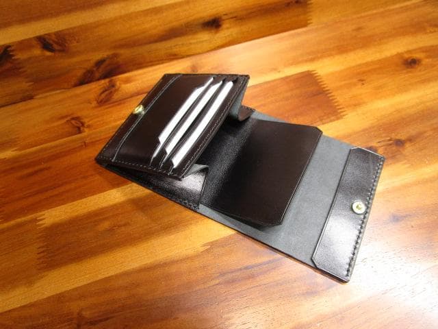 コンパクトウォレット コードバン ブラック 新喜皮革 財布 キャッシュレス 黒