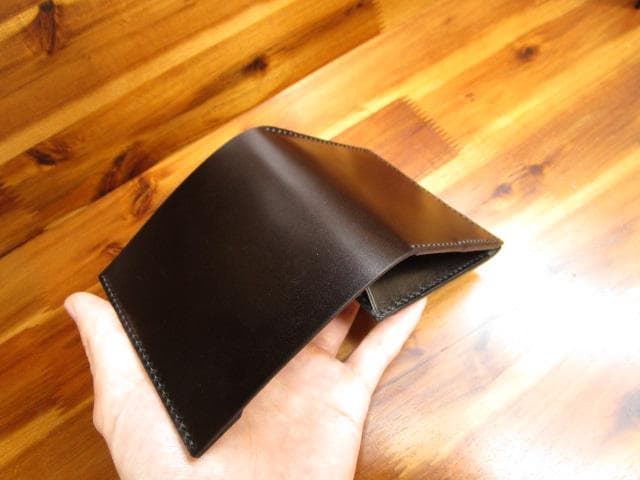 コンパクトウォレット コードバン ブラック 新喜皮革 財布 キャッシュレス 黒