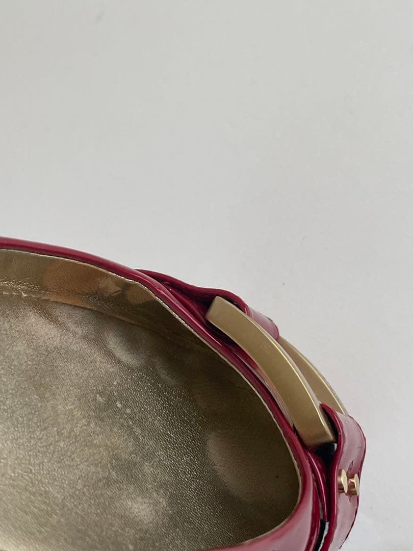 ジミーチュウ ラズベリーカラーフラットパンプス