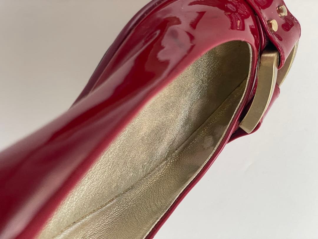 ジミーチュウ ラズベリーカラーフラットパンプス