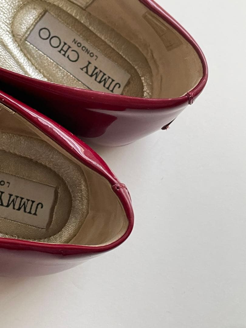 ジミーチュウ ラズベリーカラーフラットパンプス