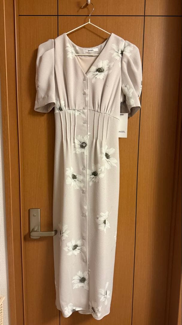 SNIDEL【FLOWER COLLECTION】プリントタイトワンピース