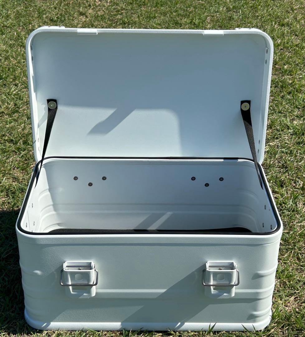 マットホワイト　スタッキング コンテナボックス　30l アウトドア　限定1点