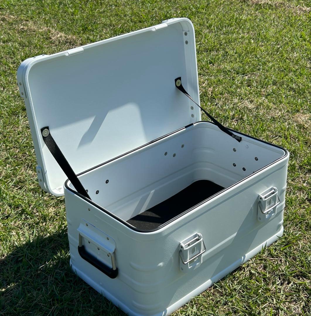 マットホワイト　スタッキング コンテナボックス　30l アウトドア　限定1点