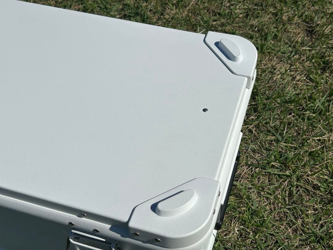 マットホワイト　スタッキング コンテナボックス　30l アウトドア　限定1点