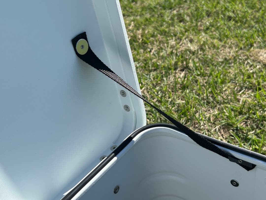 マットホワイト　スタッキング コンテナボックス　30l アウトドア　限定1点