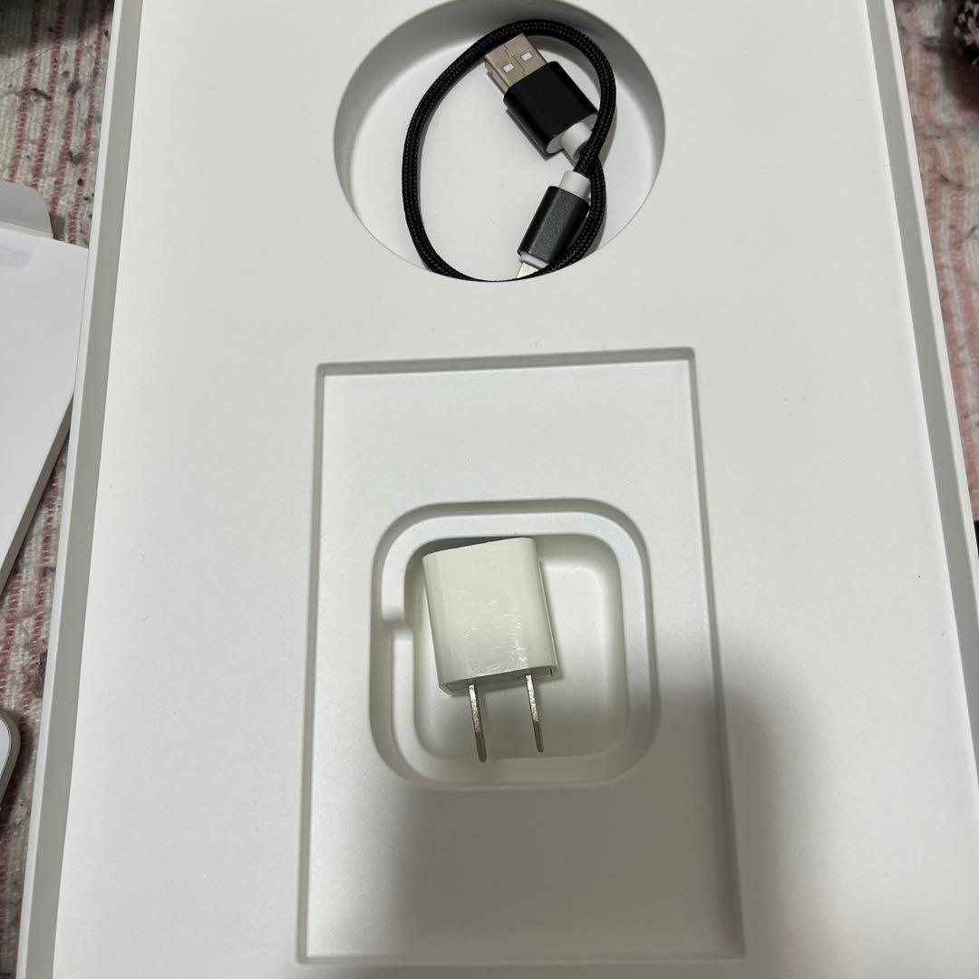 T*A様 Apple iPad 第7世代 シルバー 本体 32GB