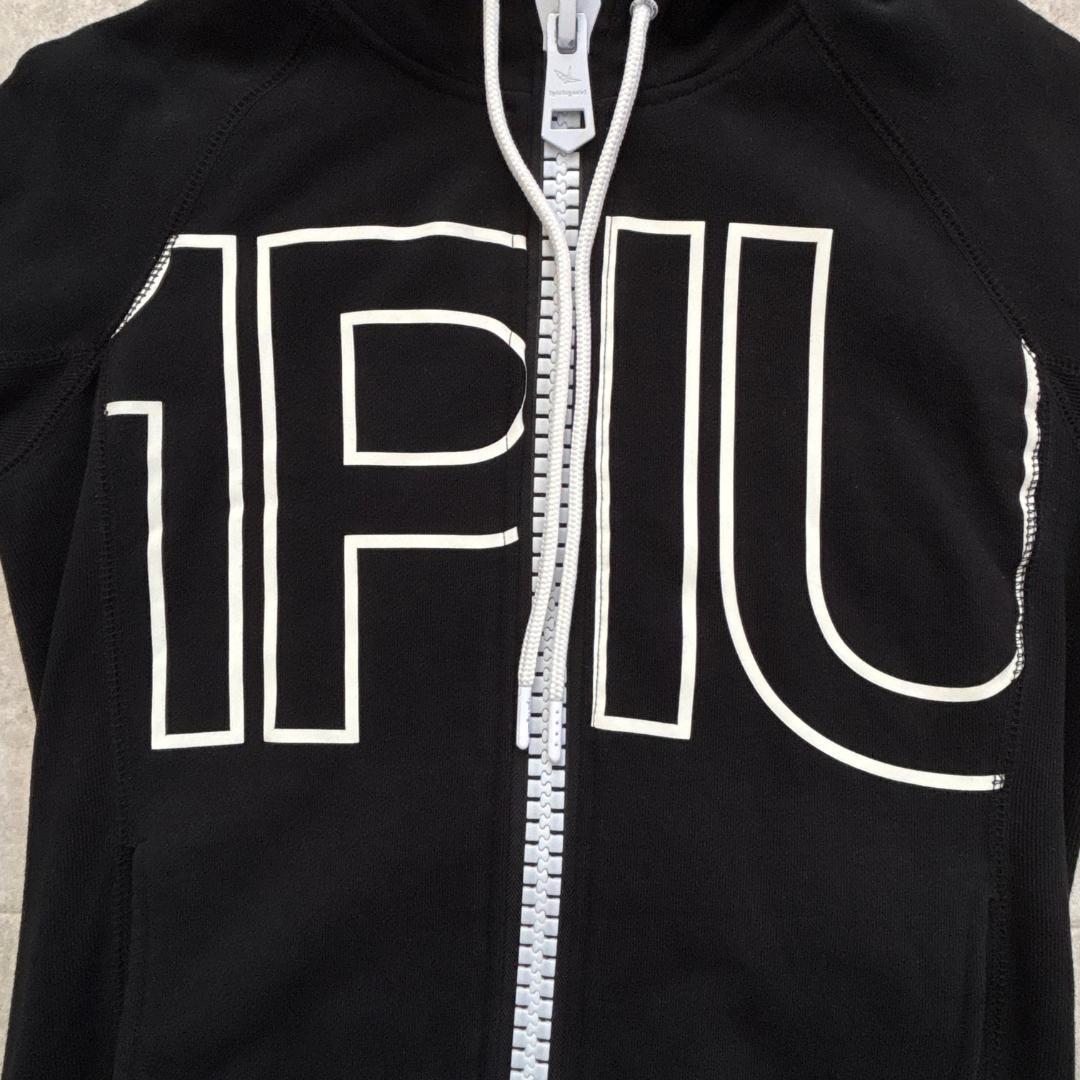 [aika]【超人気・美品】ウノ ピゥ/パーカー/ビッグファスナー