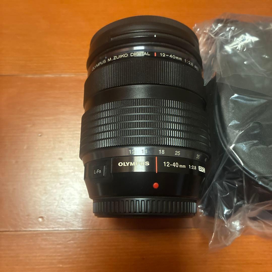 Olympus M.Zuiko 12-40mm f/2.8 ズームレンズ