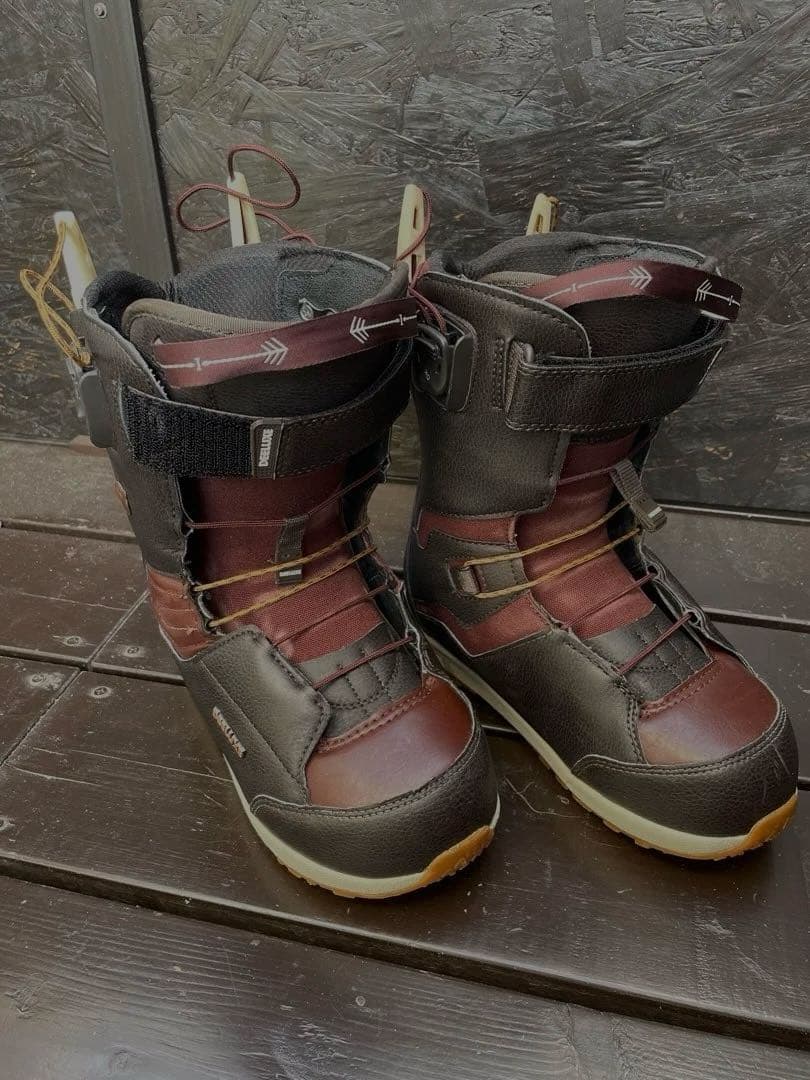 DEELUXE エンパイア　ララ　23.5