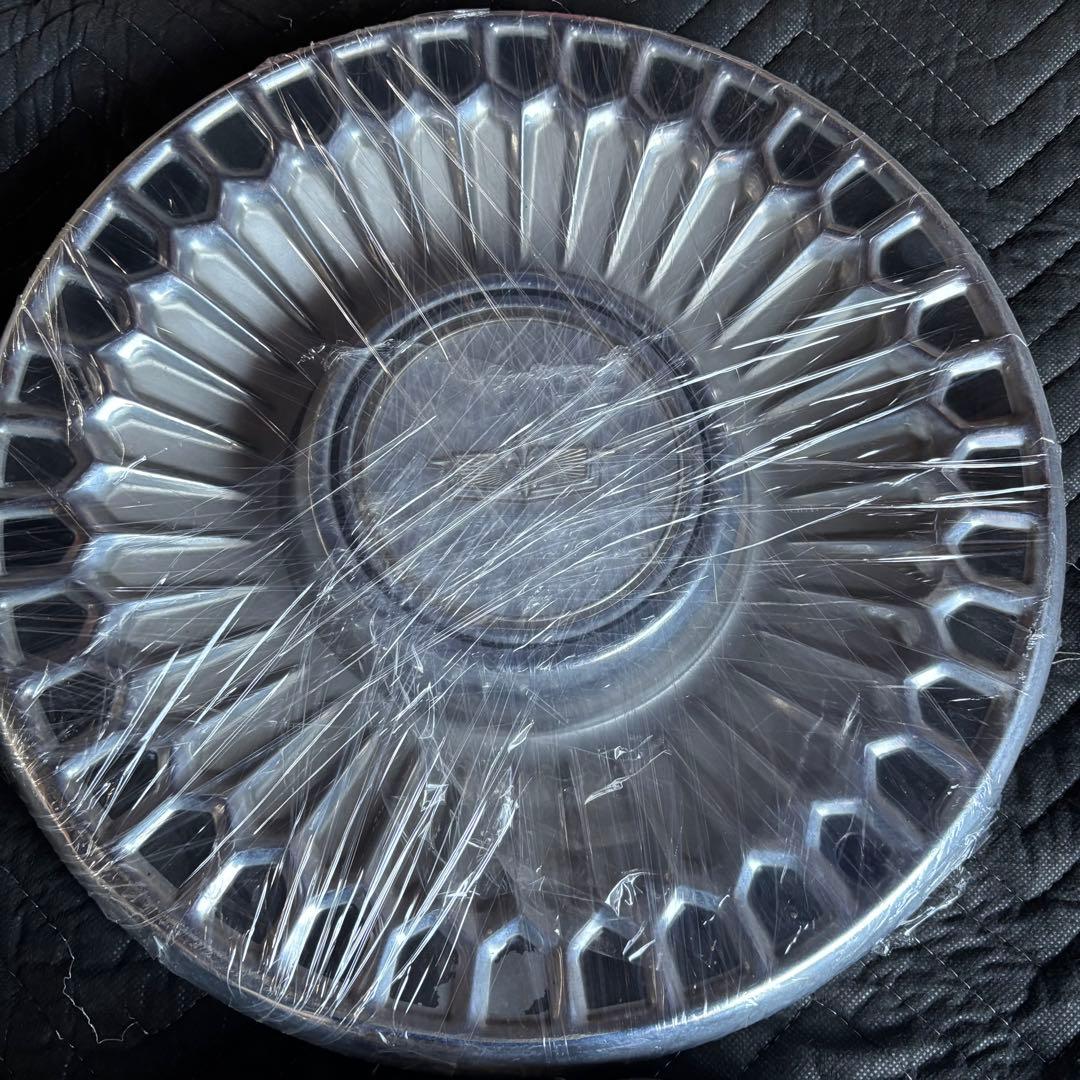 たつねシボレー　カプリス　15インチ純正ホイールキャップ