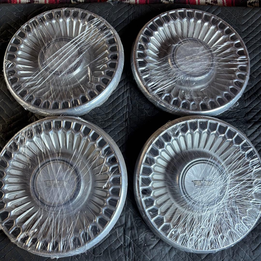 たつねシボレー　カプリス　15インチ純正ホイールキャップ