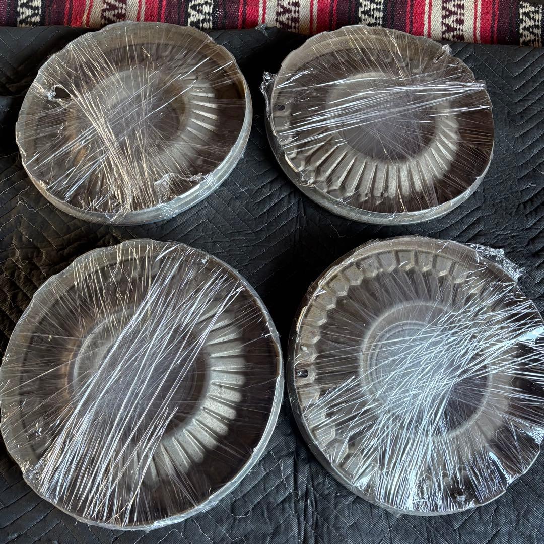 たつねシボレー　カプリス　15インチ純正ホイールキャップ