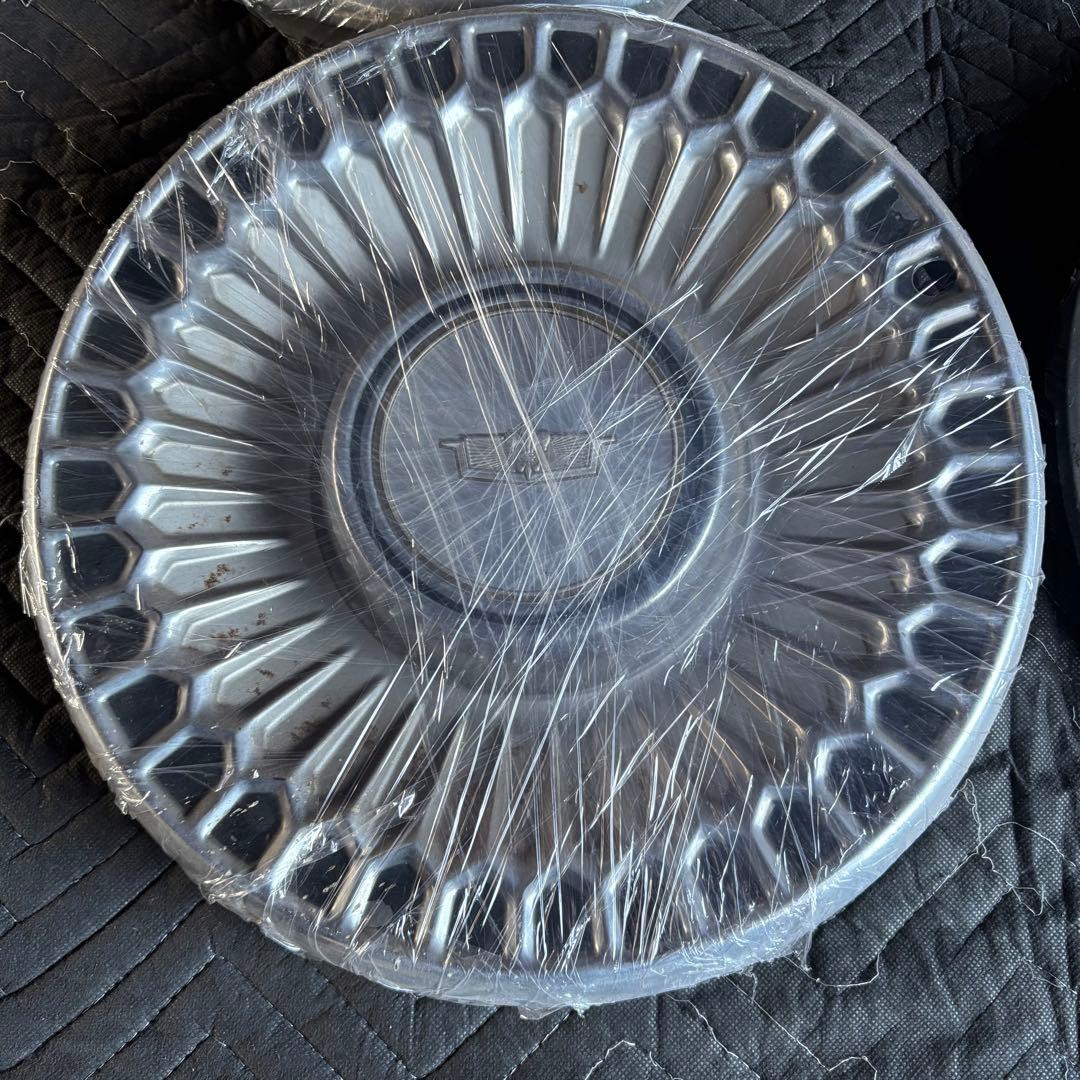 たつねシボレー　カプリス　15インチ純正ホイールキャップ