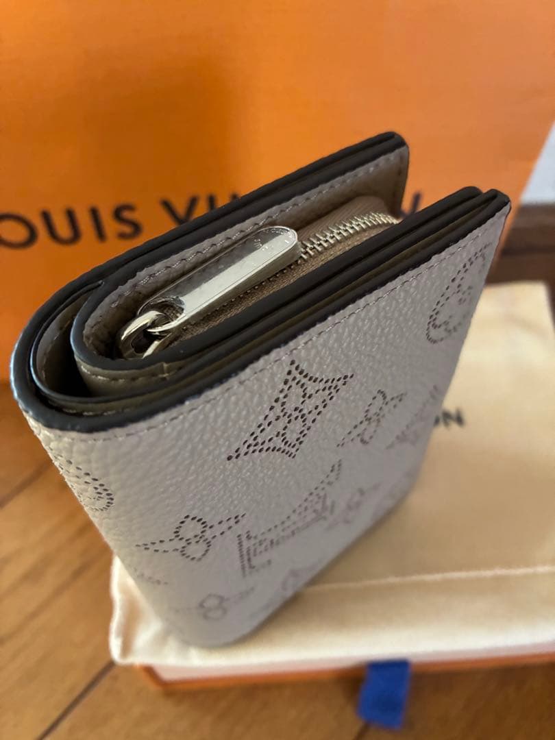 ルイヴィトン モノグラム マヒナ ポルトフォイユ・クレア