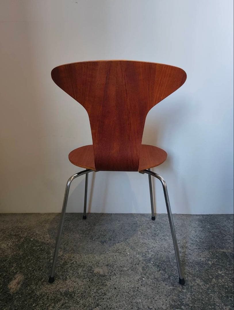 アルネヤコブセン　モスキートチェア