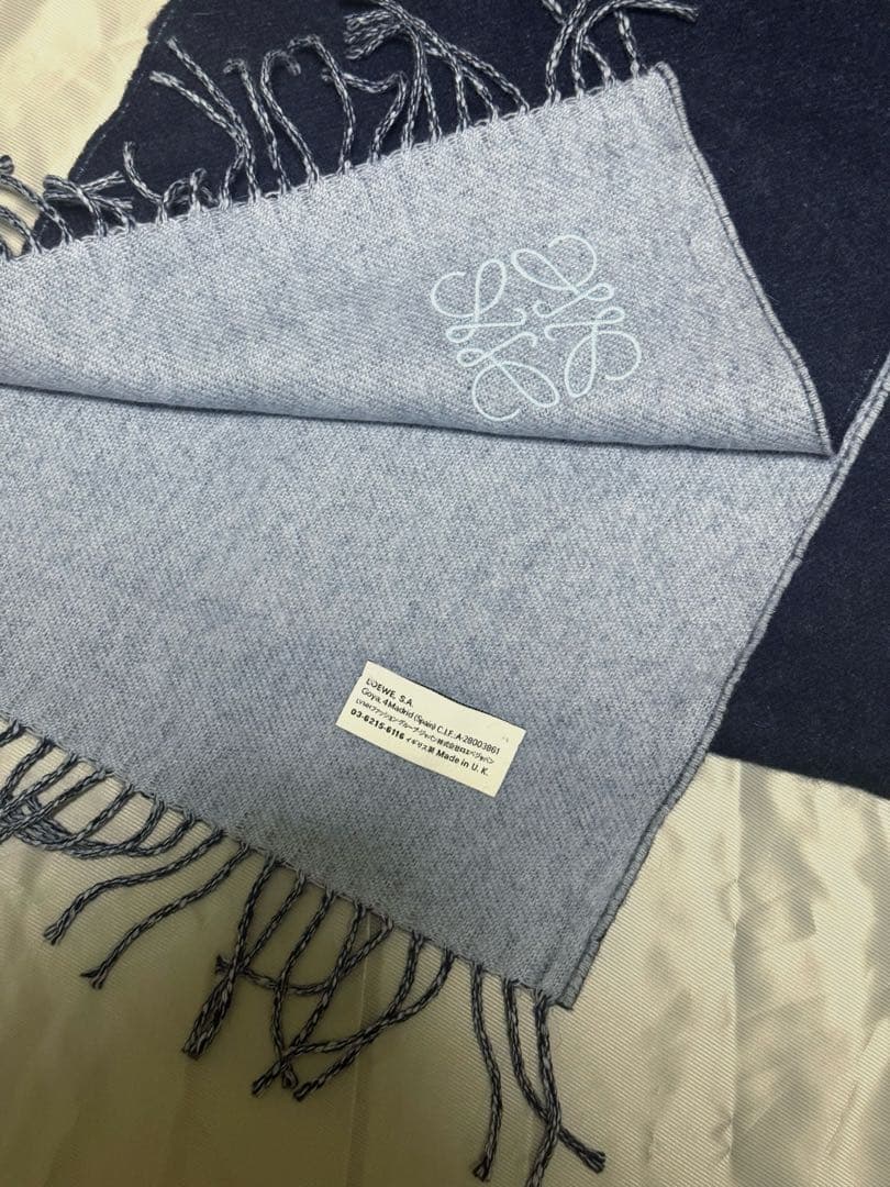LOEWE ネイビー マフラー フリンジ付き