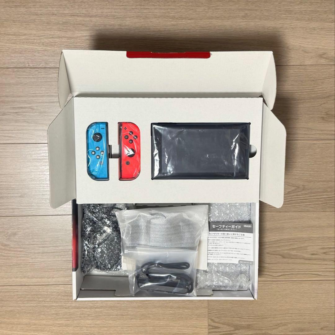 Nintendo Switch ニンテンドースイッチ　本体 ネオンブルー　レッド