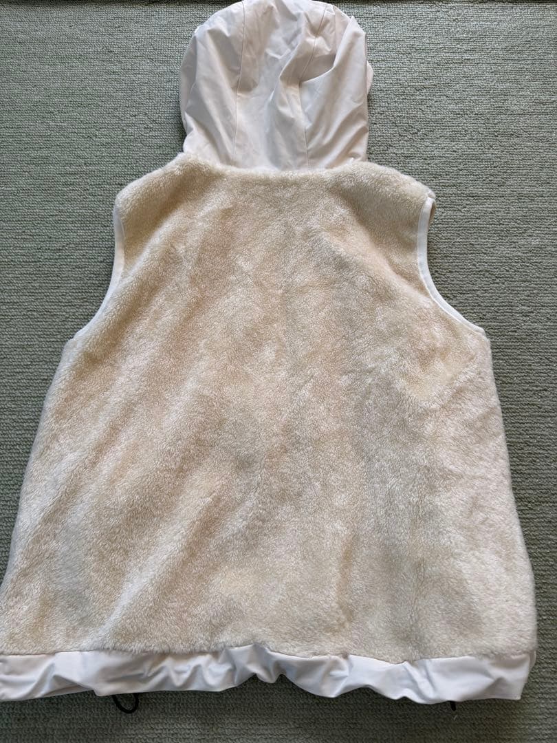 ゴルフや街着に　オフホワイトボア　　　　　　白ベスト レディースM