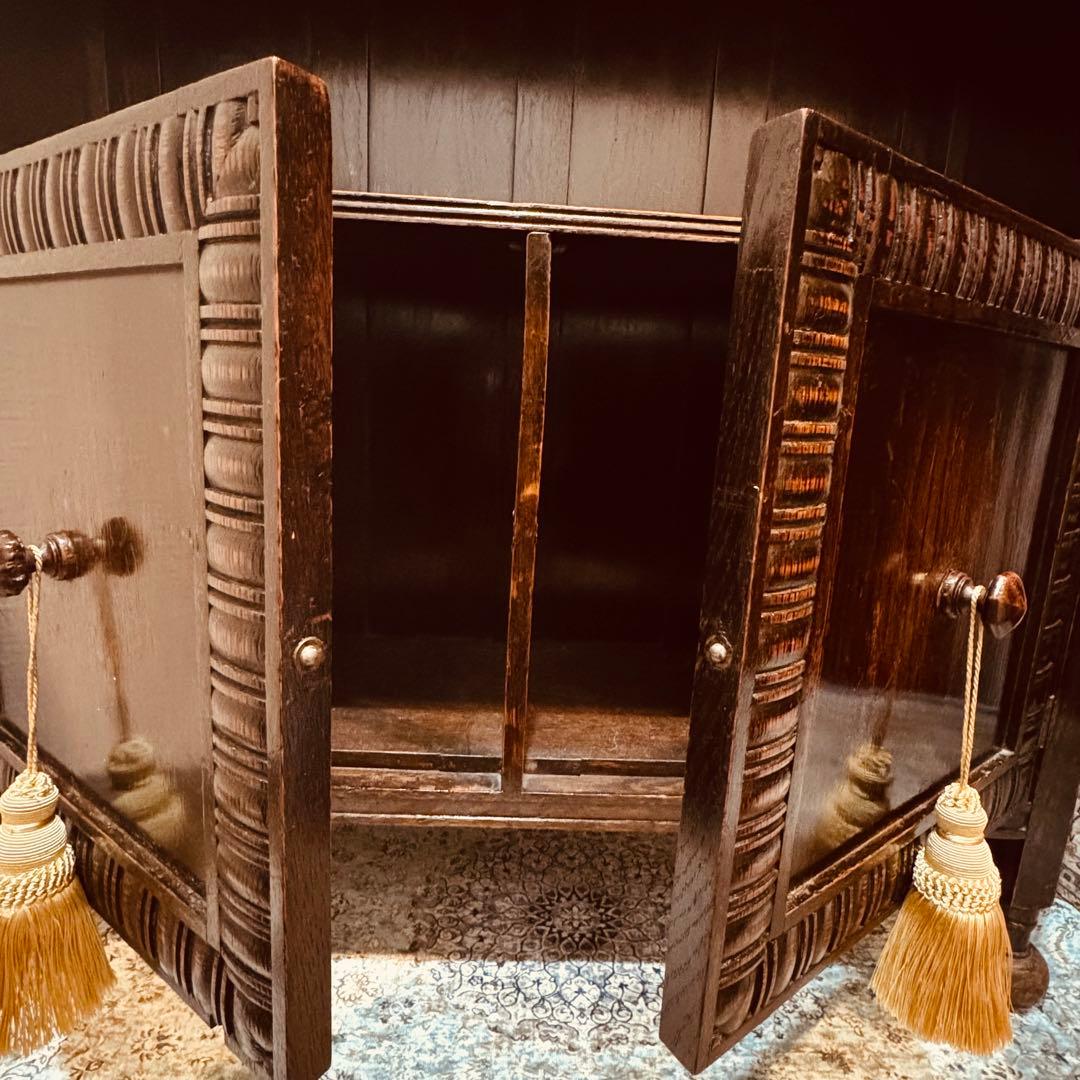 イギリスアンティーク家具　ブックシェルフ　本棚　飾り棚　キャビネット