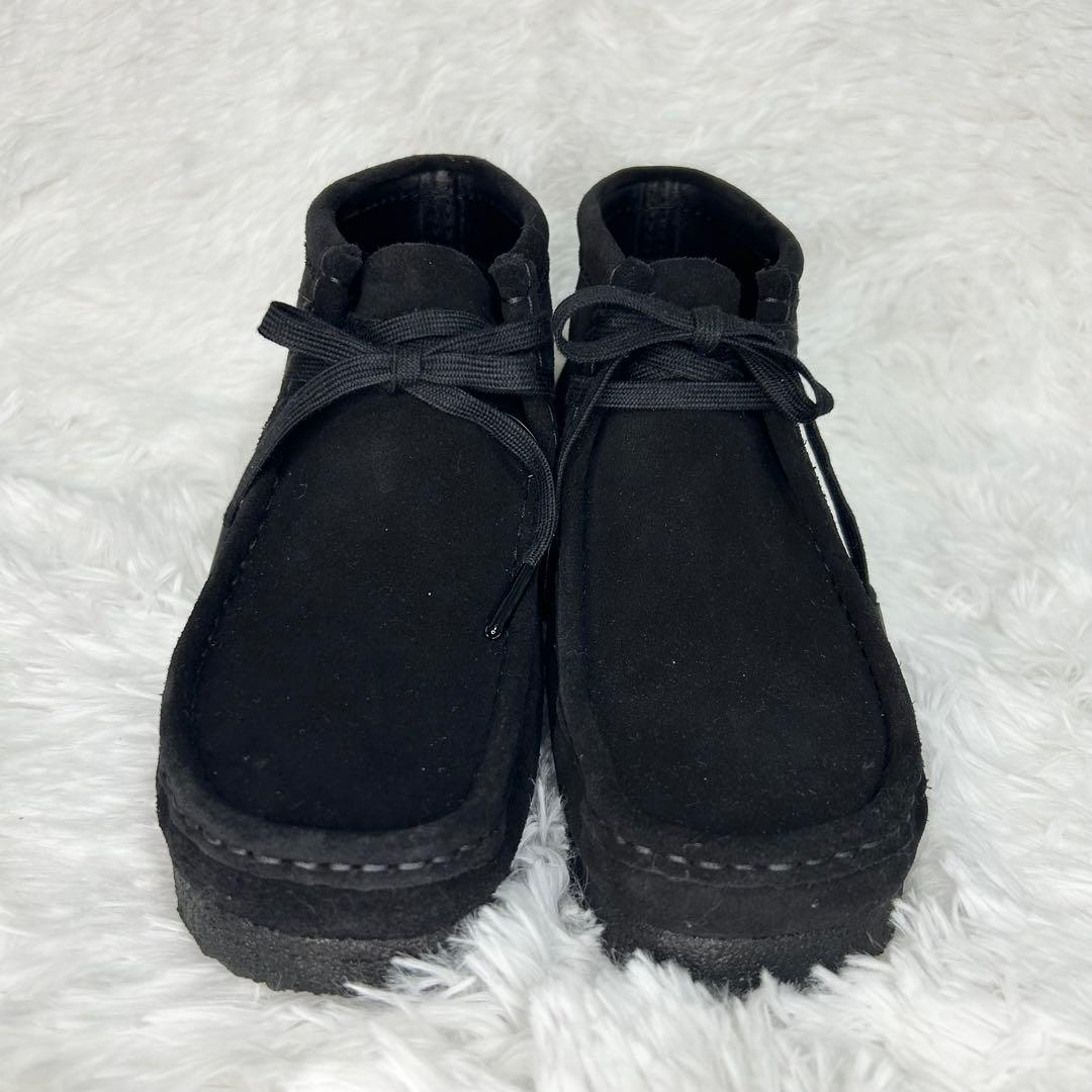 クラークスオリジナルズ　ワラビーブーツ　スエード　ブラック　クレープソール