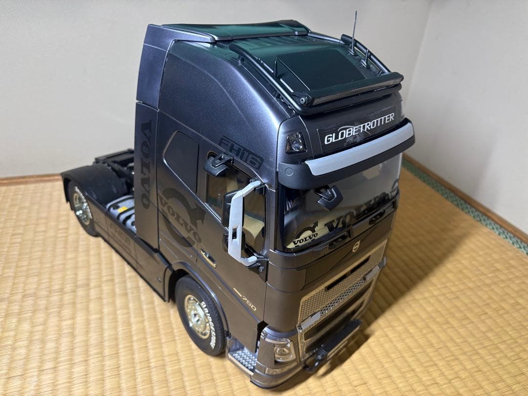 タミヤ　1/14 トレーラーラジコン　VOLVO FH16 グローブトロッター