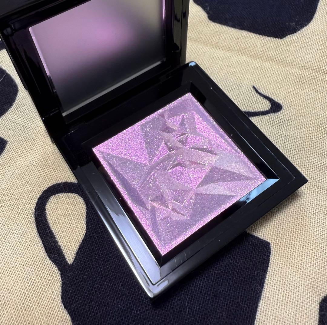 shu uemura ファイナルファンタジー　クラッシュドジェムピンク新品未使用