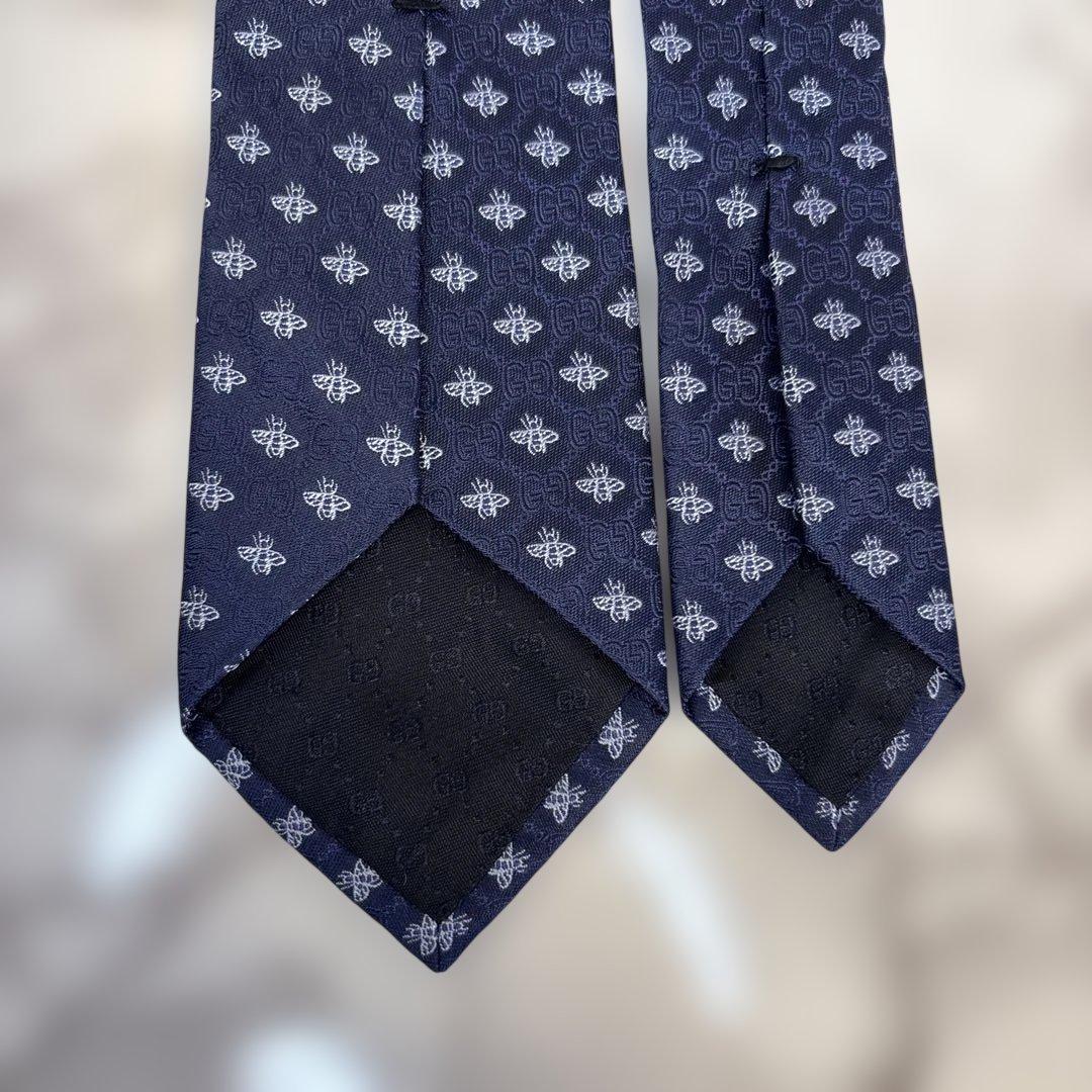 【極美品✨】GUCCI ネクタイ　ネイビー　紺　蜂　ビー　GG 刺繍　ブルー　青