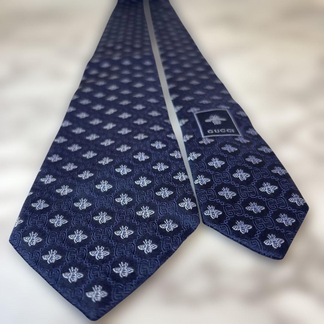 【極美品✨】GUCCI ネクタイ　ネイビー　紺　蜂　ビー　GG 刺繍　ブルー　青