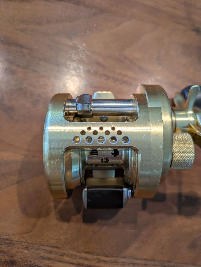 シマノCALCUTTA CONQUEST 100カルカッタ コンクエスト100