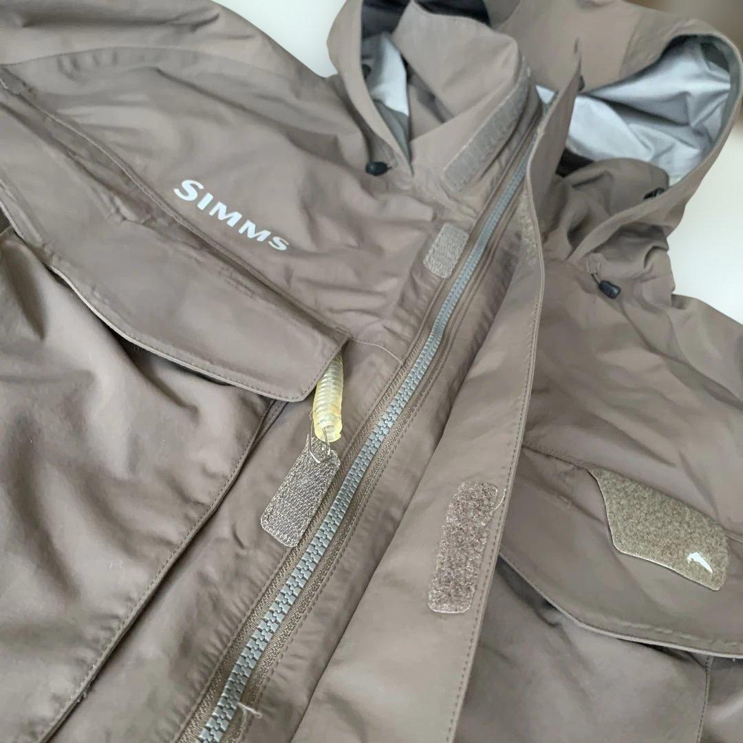 SIMMSシムス　カーキ色ＸＬ　ブルゾン　フィッシングジャケットウェア