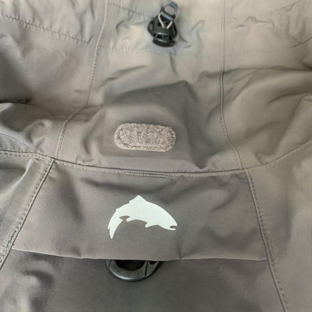 SIMMSシムス　カーキ色ＸＬ　ブルゾン　フィッシングジャケットウェア